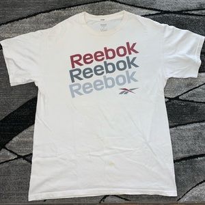 🛍 4/$20 Reebok graphic tee